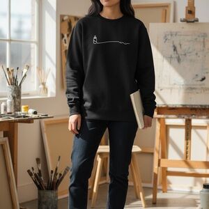 Chic Black Graphic Women's Crew Neck Top